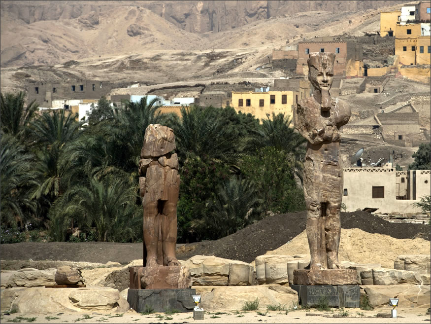 descubren estatuas en egipto