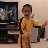El mini Bruce Lee de 4 años