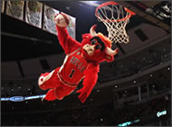 Benny la mascota de Chicago Bulls