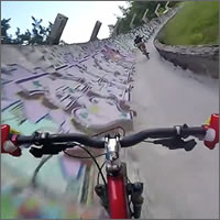 Descenso en MTB por una pista de bobsleigh abandonada