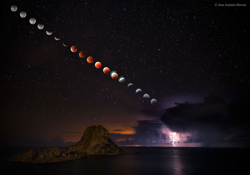 luna de sangre desde Ibiza